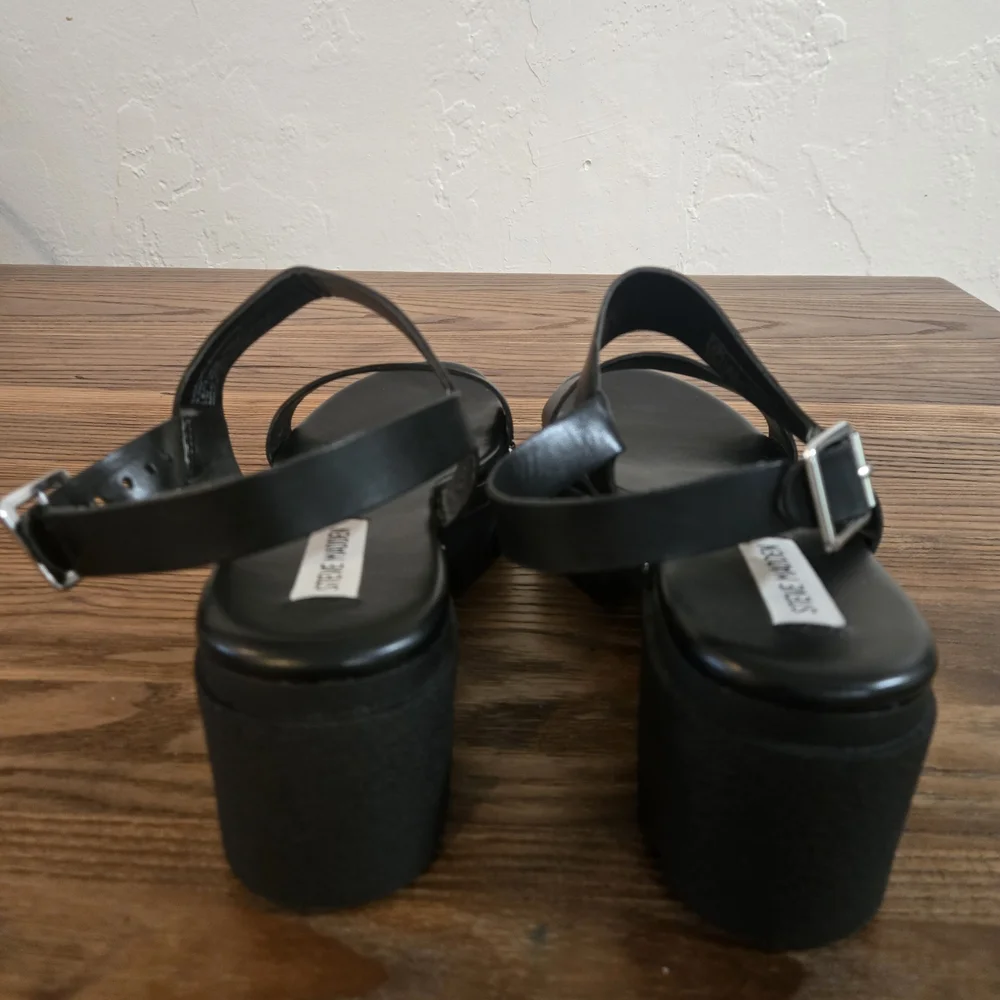 Steve Madden 9.5 Woman’s Black Clog - Picture 11 of 13